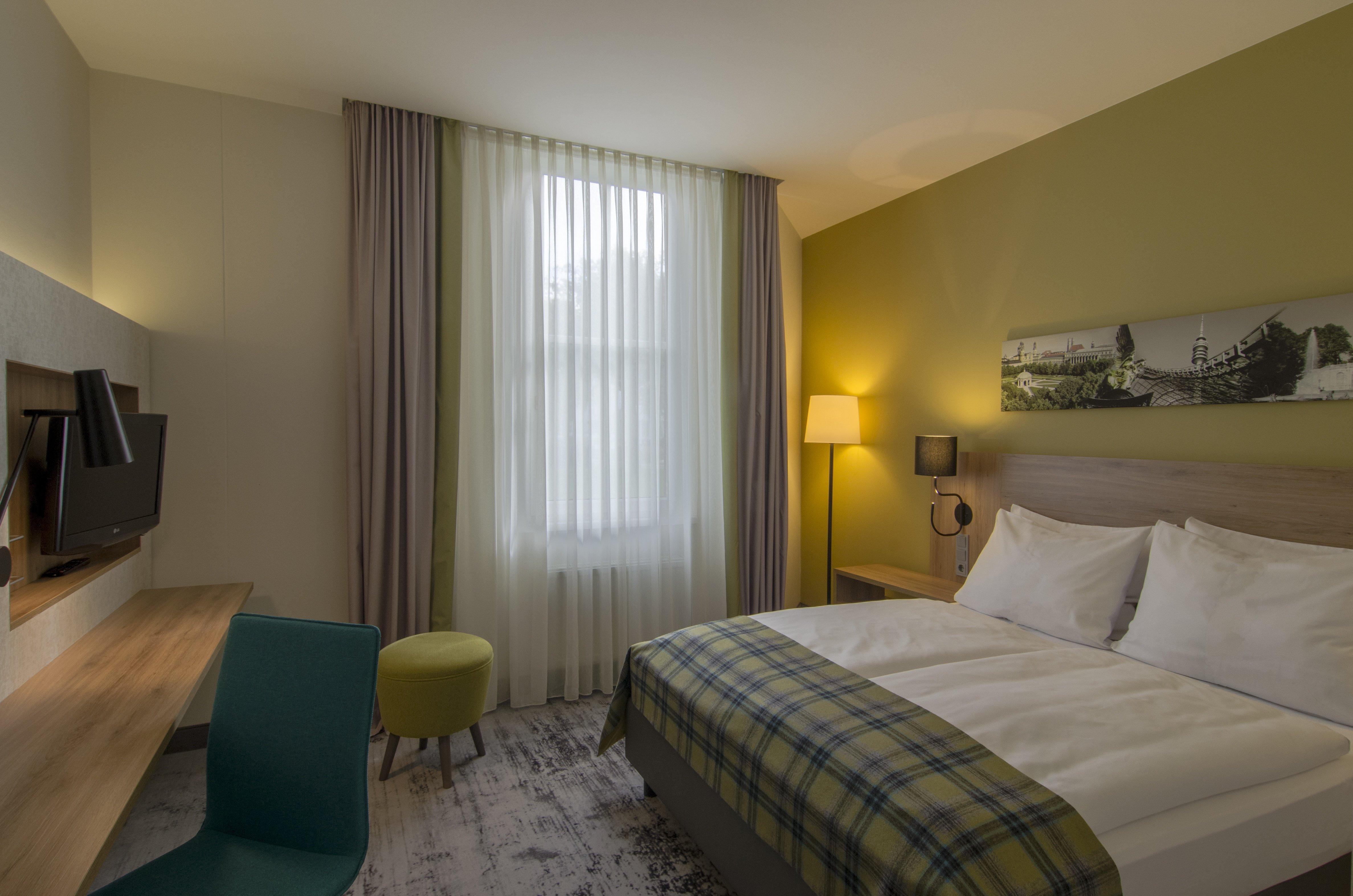 Hotel Munich By Ihg 4*